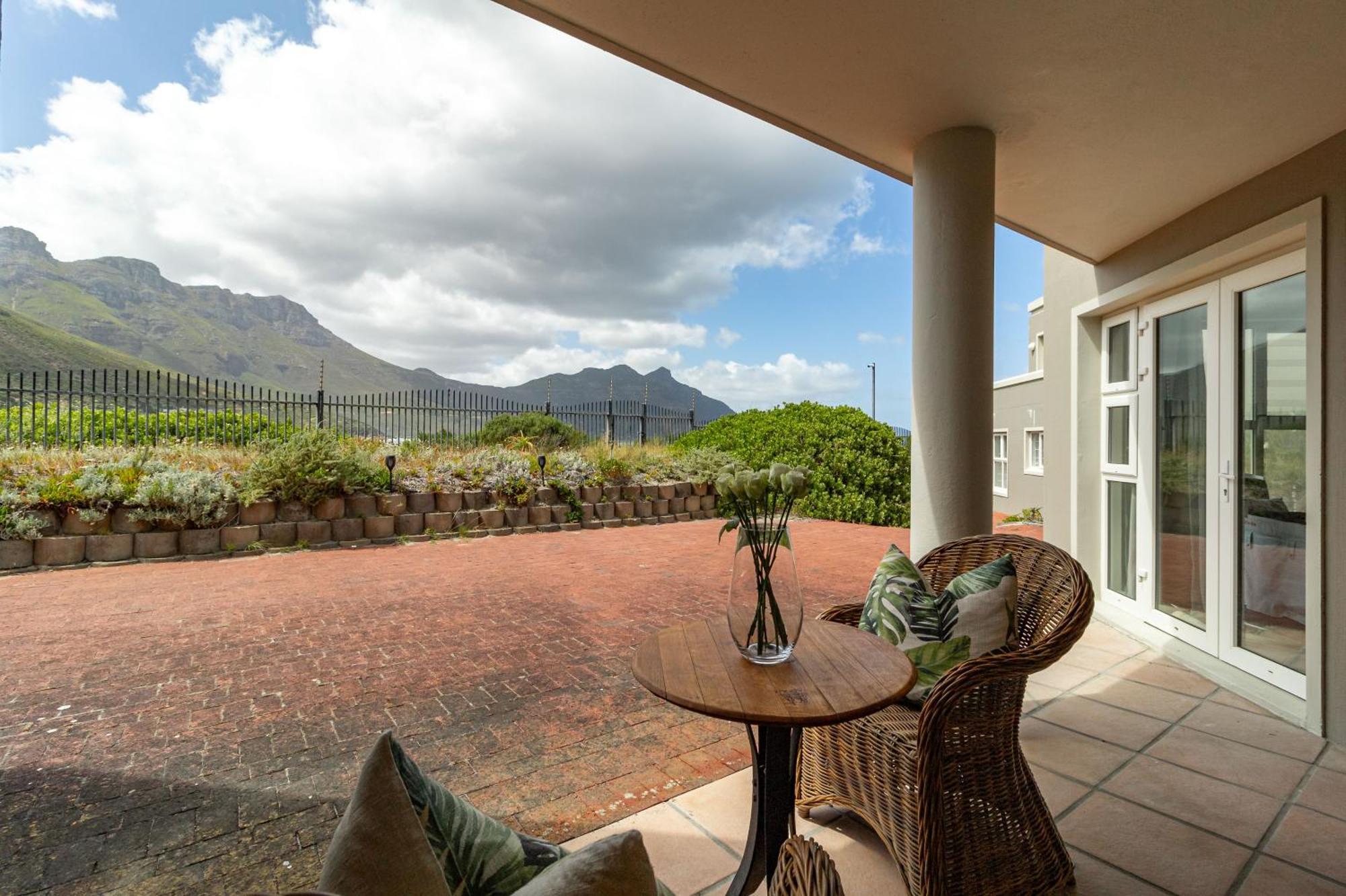 Beachfront Villa Sea Breeze Hout Bay Cape Town Extérieur photo